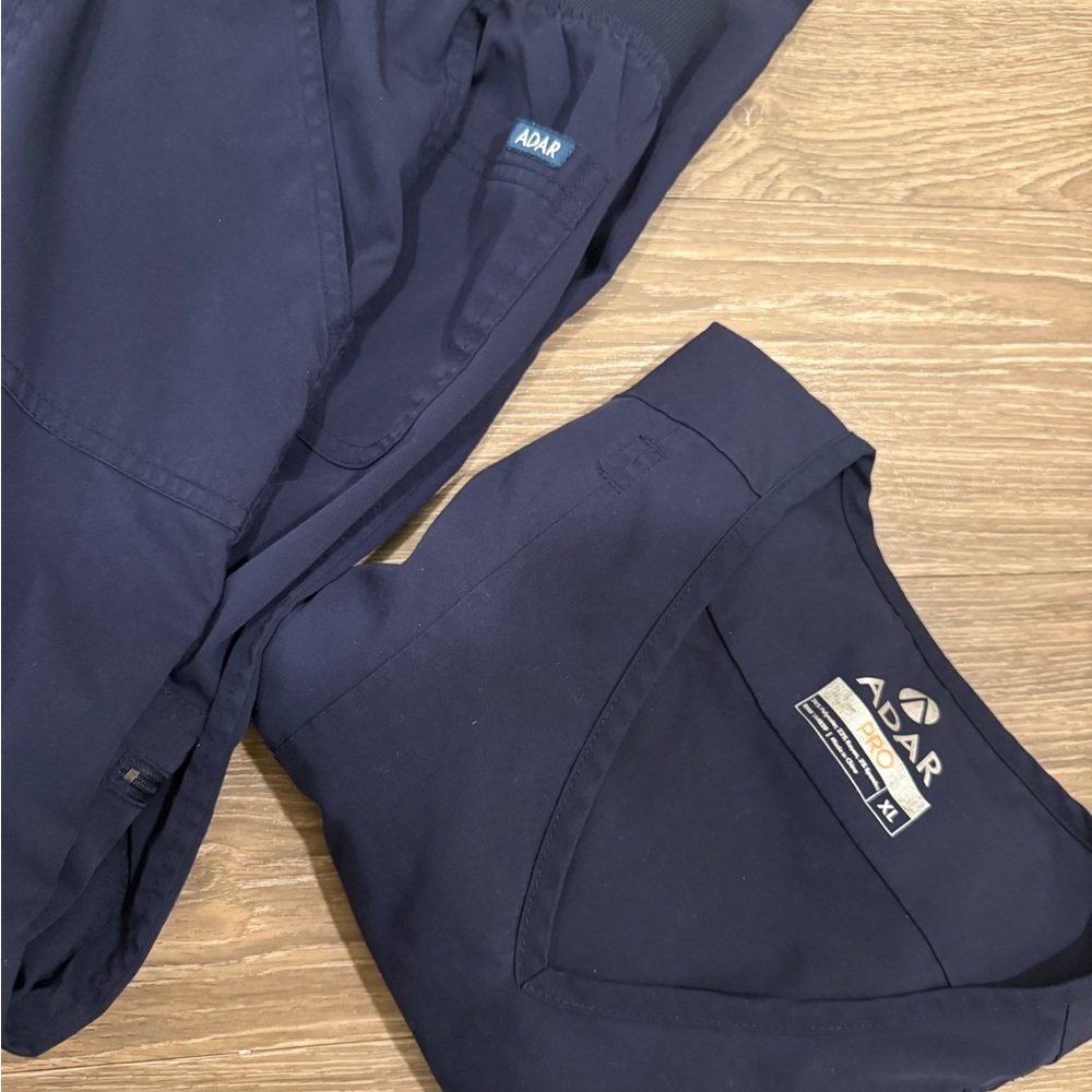 Women’s Adar Scrub Set - Picture 3 of 3